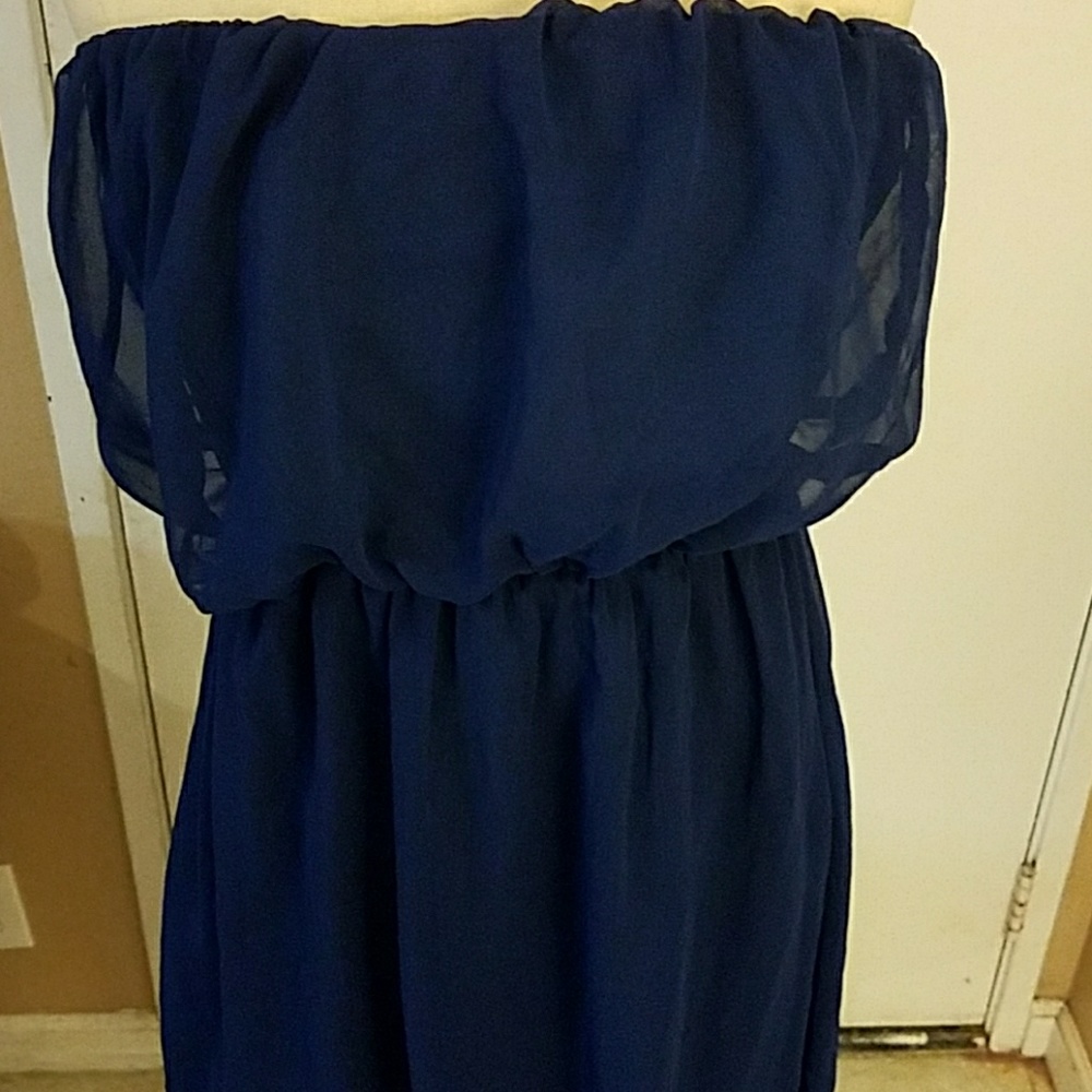 Flowy formal dress👚💙